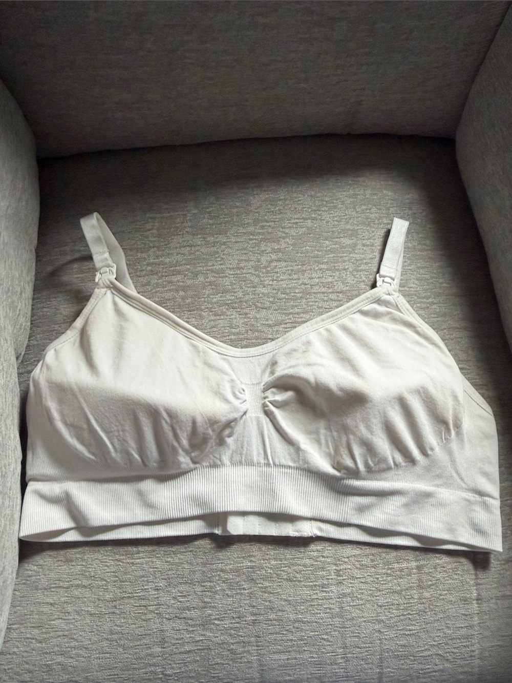 NWOT Women’s Seamless Nursing/Comfort Bralette - White